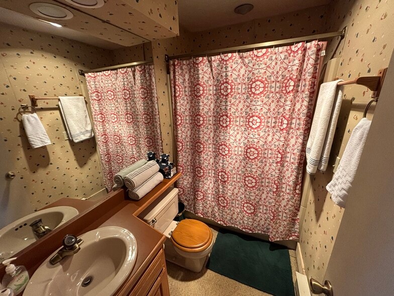 Building Photo - 434 Jack Frost Mountain Rd