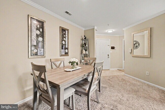 Building Photo - 300G Tall Pines Ct