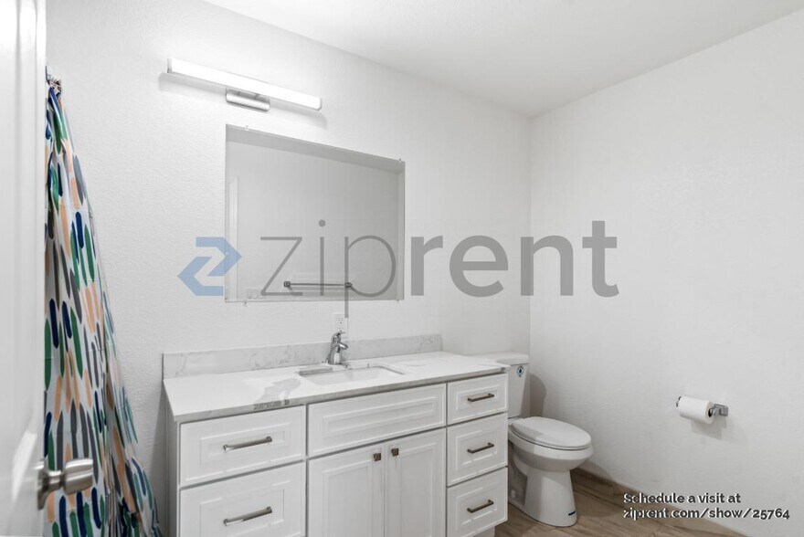 Building Photo - Unit A