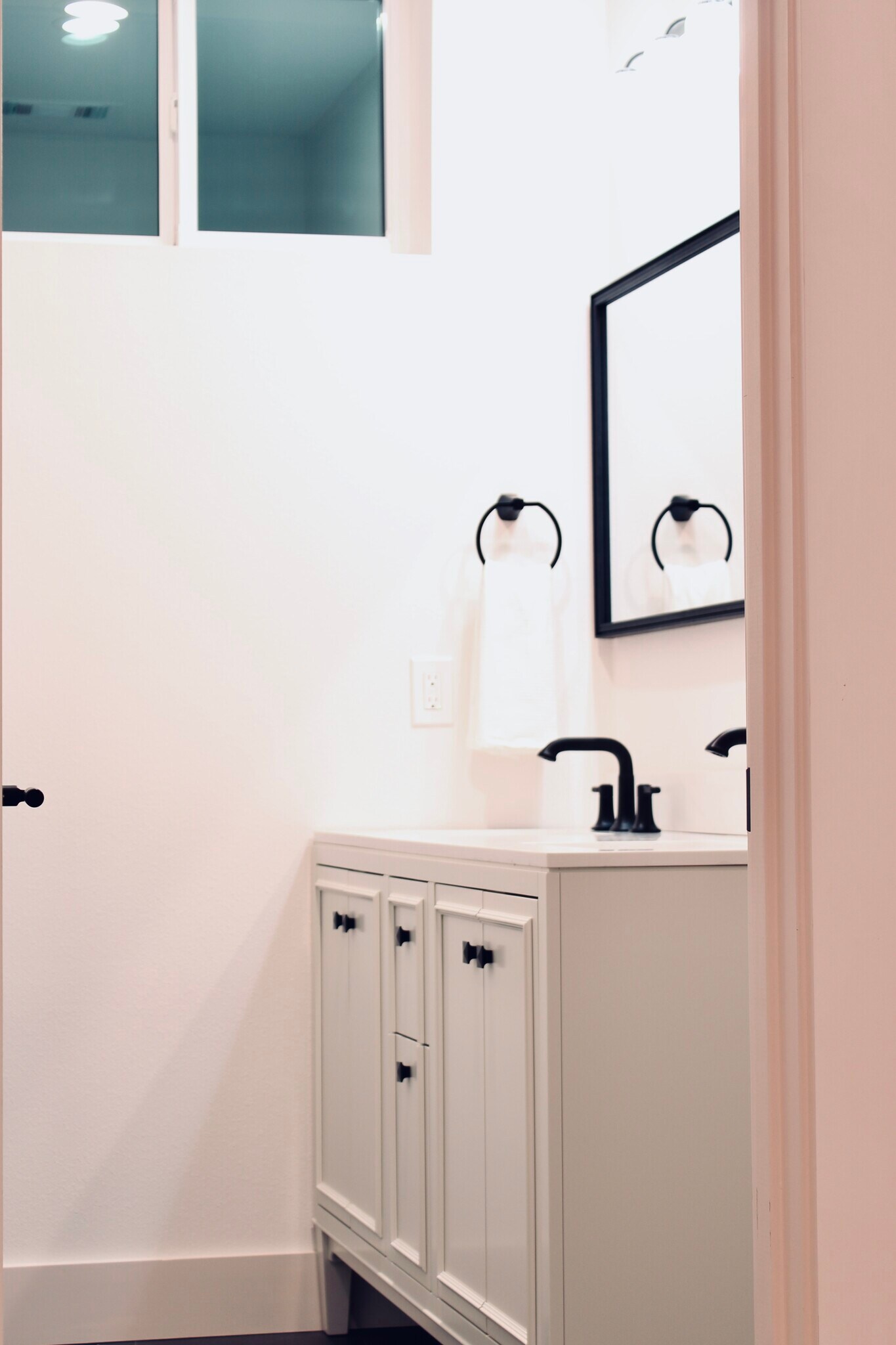 Building Photo - 12204 Hairston Cir