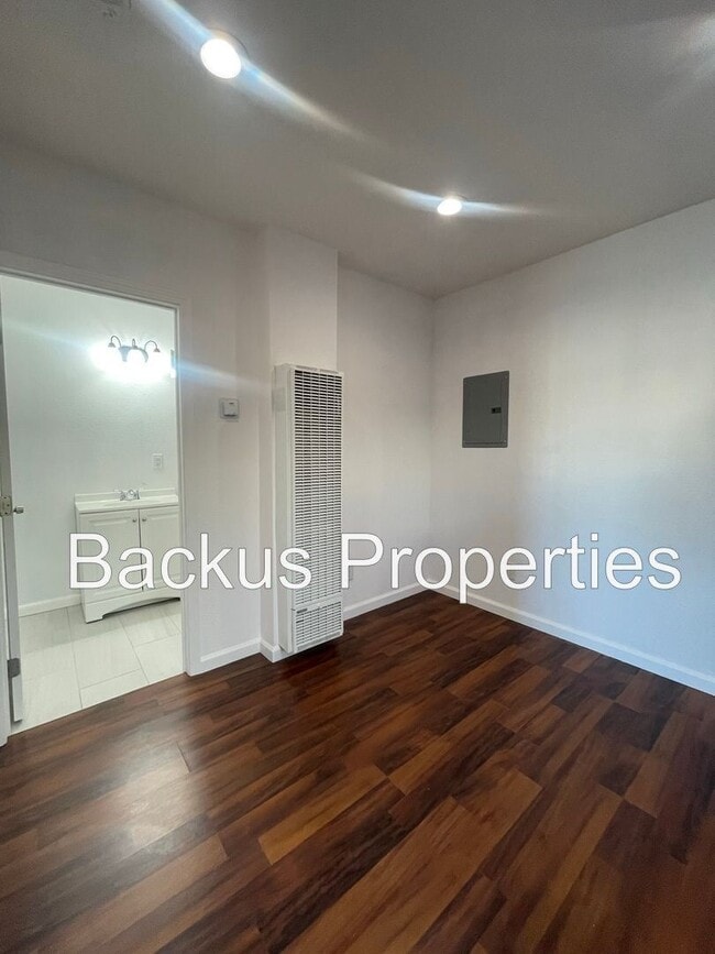 Building Photo - Wonderful ADU  -COMING SOON-JANUARY 2026 with separate entrance from main home