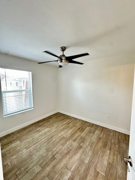 Building Photo - 2308 N 28th PL