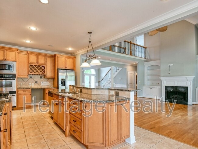 Building Photo - 1856 Greywell Rd