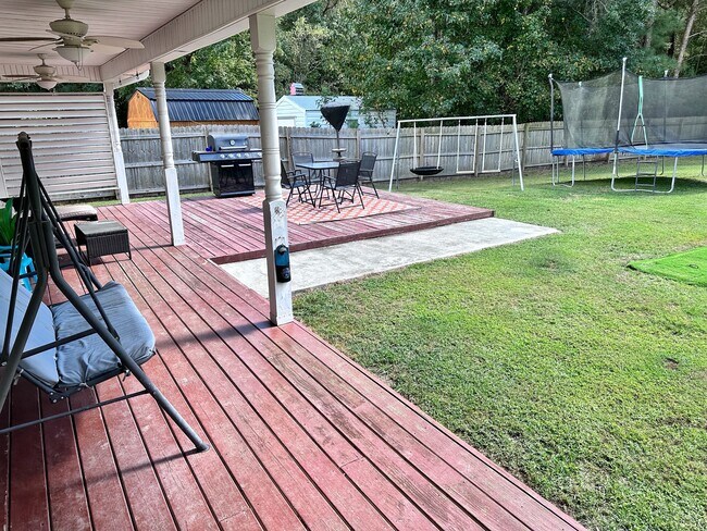 Building Photo - 304 Chisholm Trail