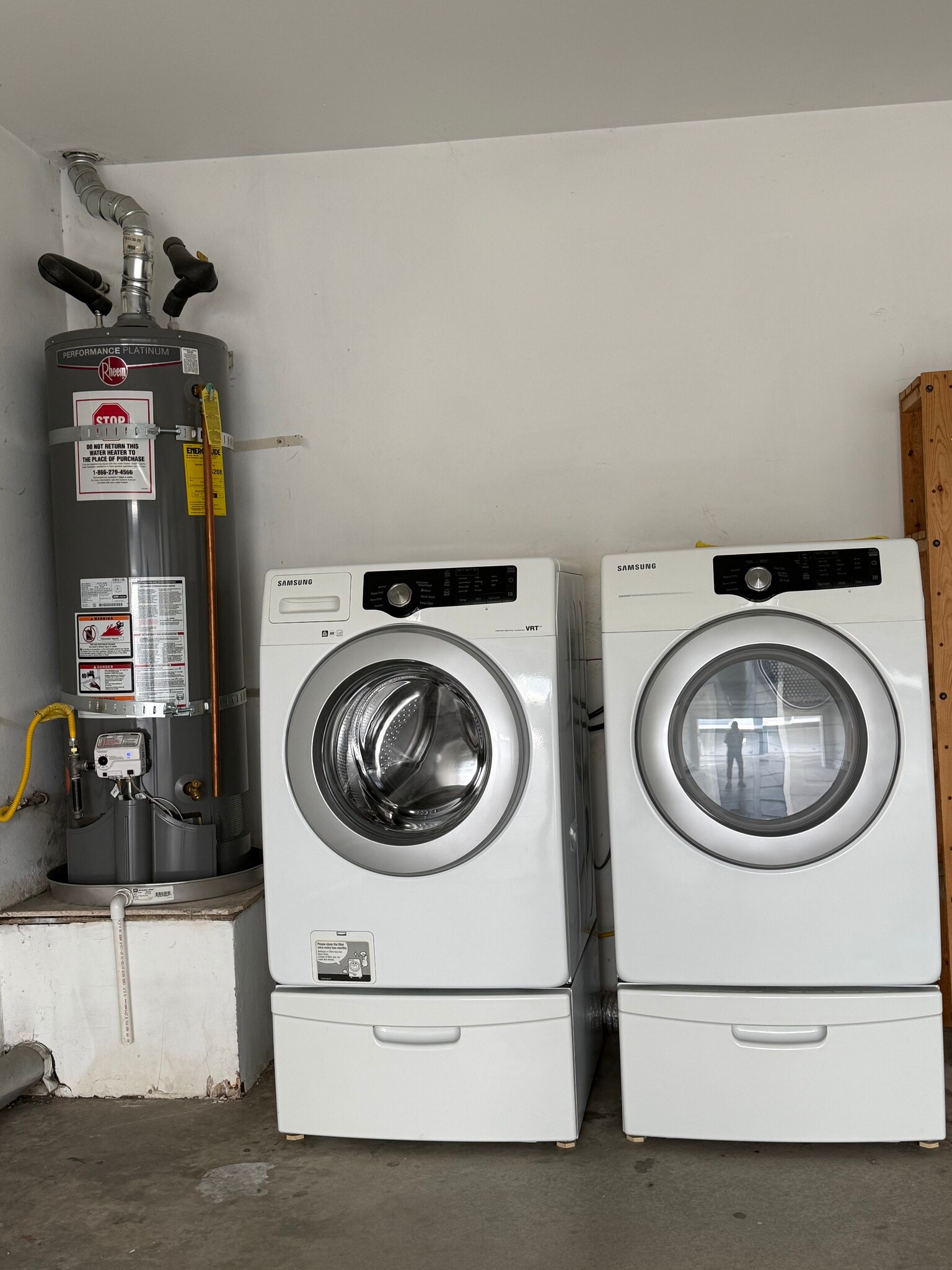 Building Photo - 26145 Frampton Ave