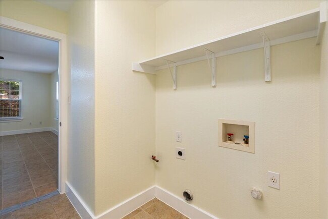 Building Photo - 500 Tillery St