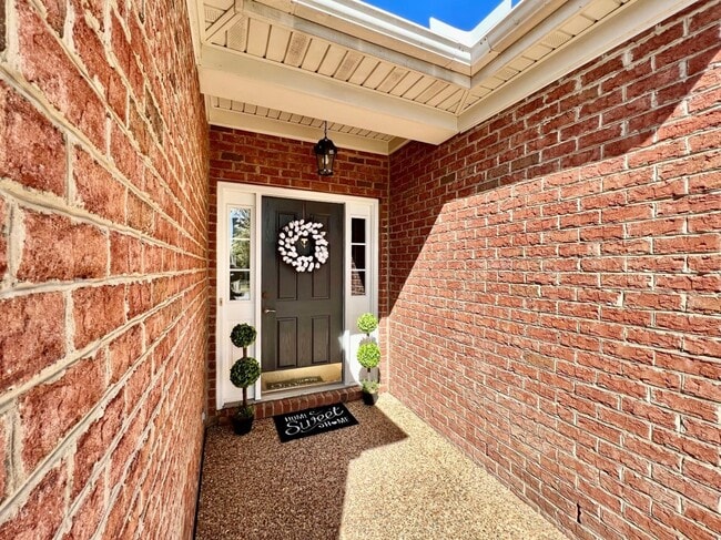 Building Photo - 3-Bedoom 1-Story Condo In Eagle Pointe! St...