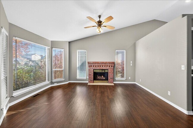 Building Photo - Comfortable & Convenient Living Near CWI and Shopping