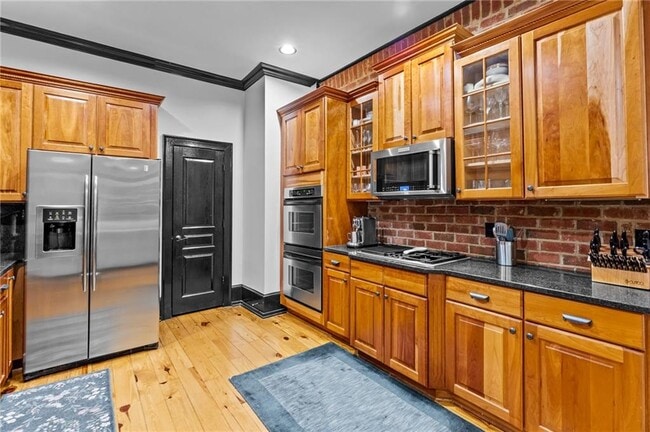 Building Photo - 5512 Glenridge Dr