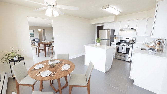 Building Photo - Wynnewood House