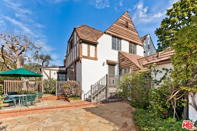 Building Photo - 201 Tavistock Ave