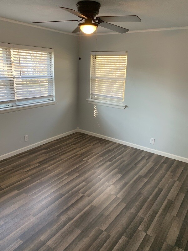 Building Photo - 5214 S Delaware Pl