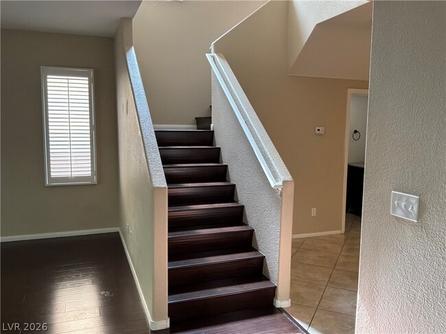 Building Photo - 10021 Calabasas Ave
