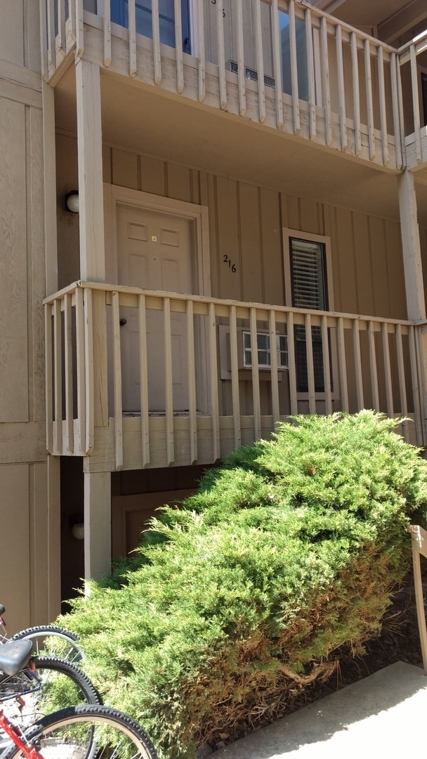 Building Photo - BEAUTIFUL 2 Bed 2 Bath Condo in Aspen Grove North Boulder