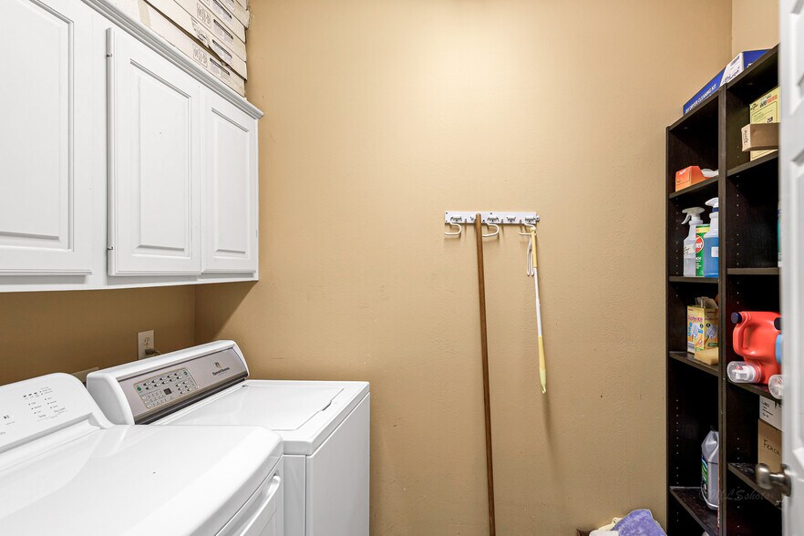 Building Photo - 3719 Kingsburg Ct