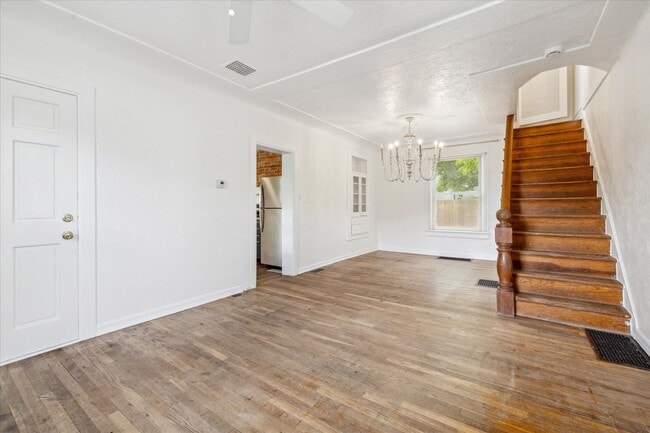 Building Photo - Charming 1-bedroom with office, 1-bathroom...