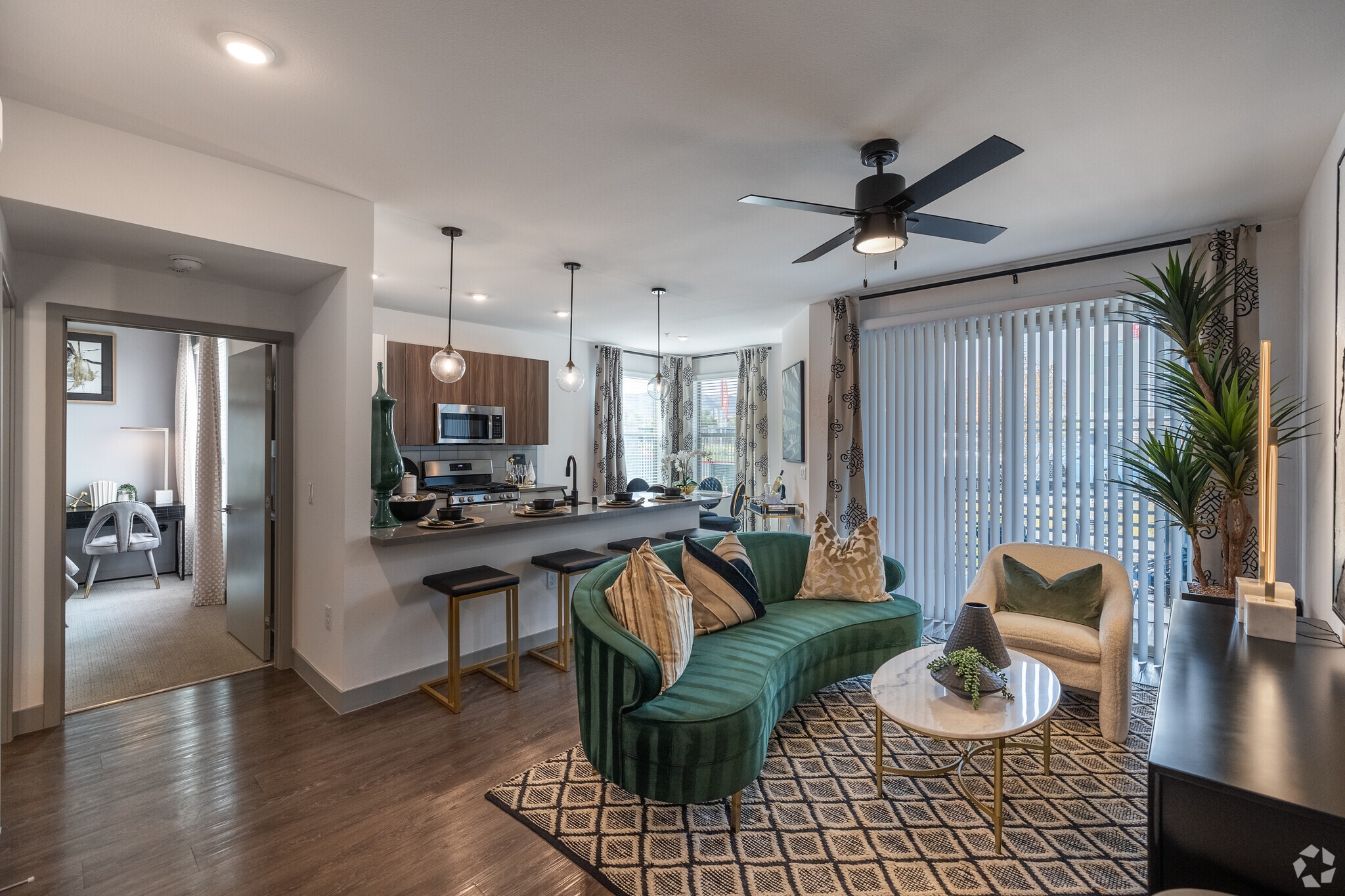 1BR, 1BA - 863SF - Entrance - Elysian at Post