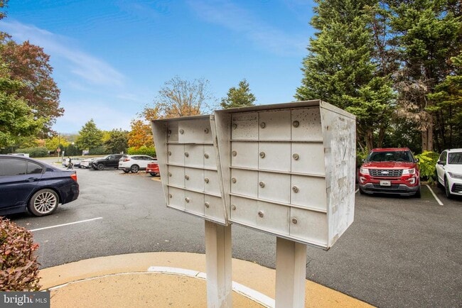 Building Photo - 12765 Fair Crest Ct