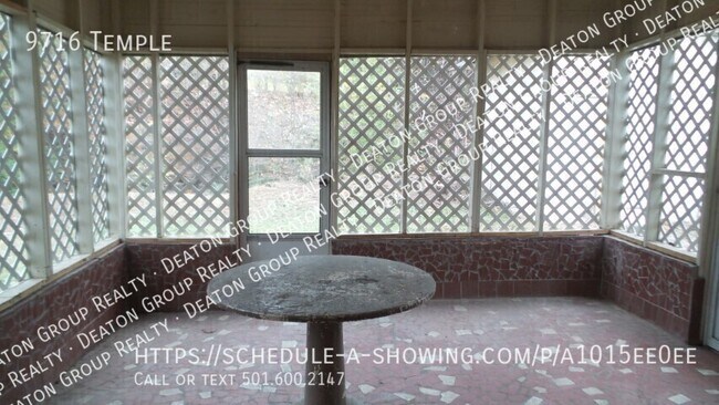 Building Photo - 9716 Temple-