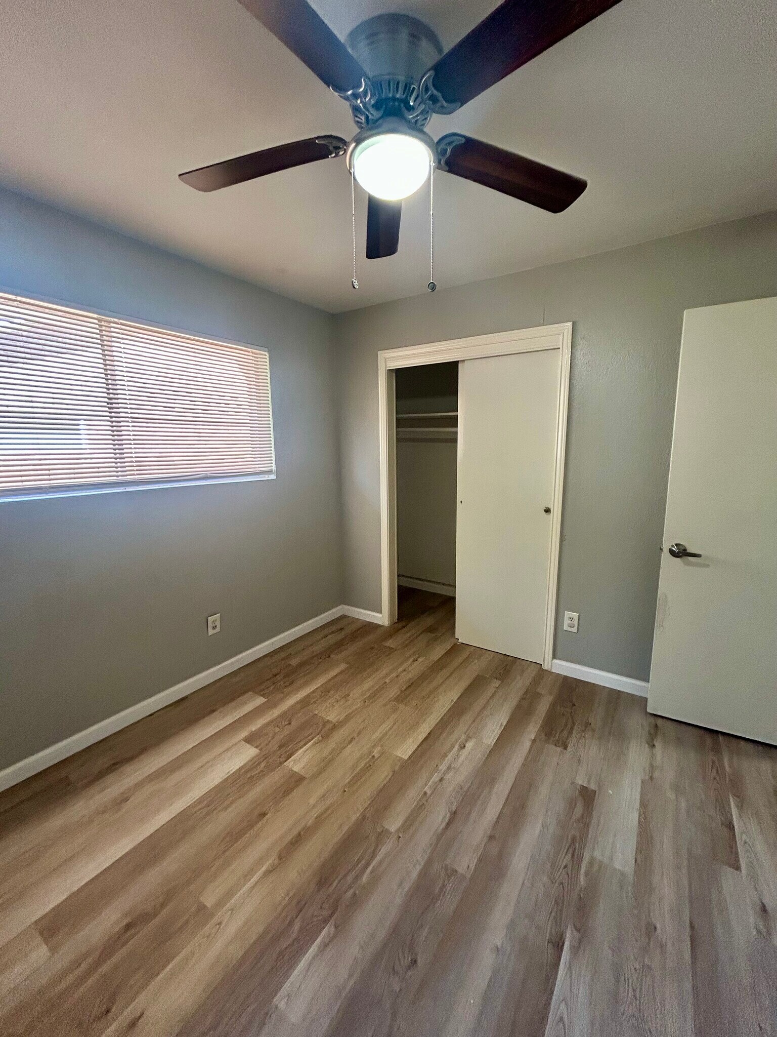 Building Photo - 5249 Dazzle Dr