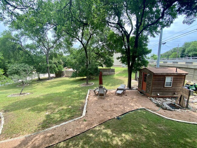 Building Photo - Blue Ridge Trail