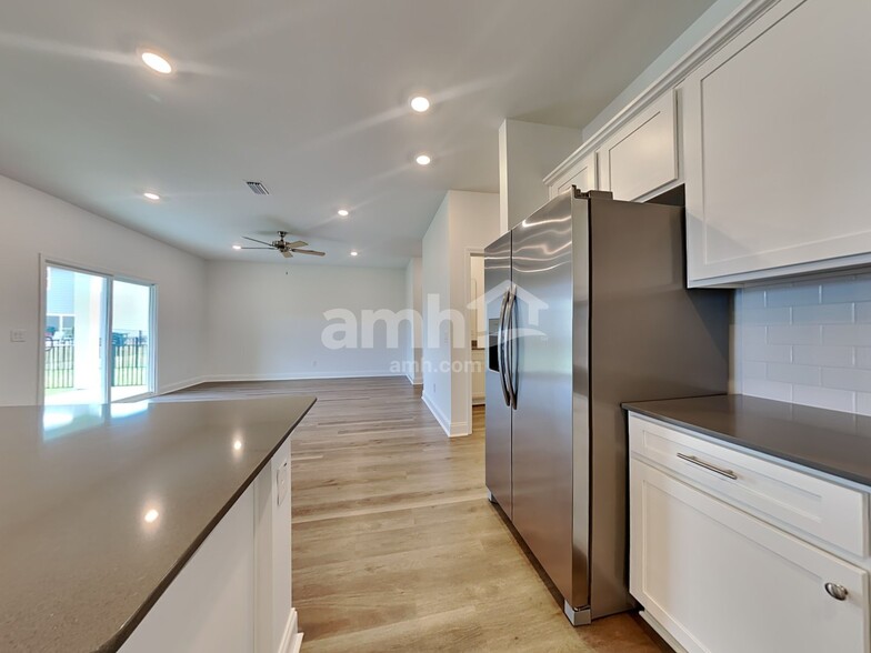Building Photo - 566 Plumeria Ln