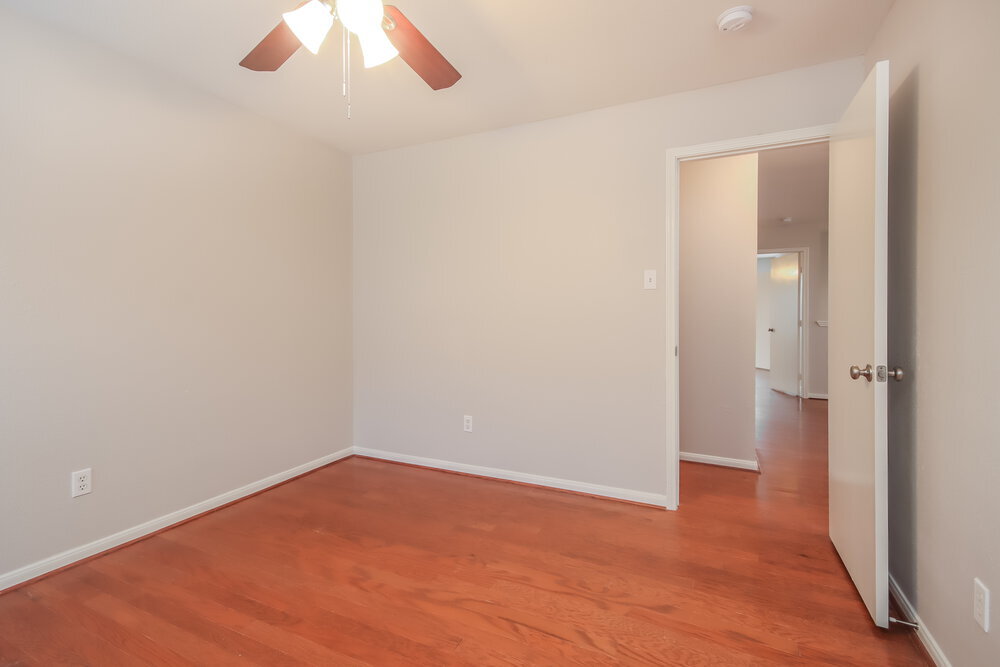 Building Photo - 553 Small Cedar Dr