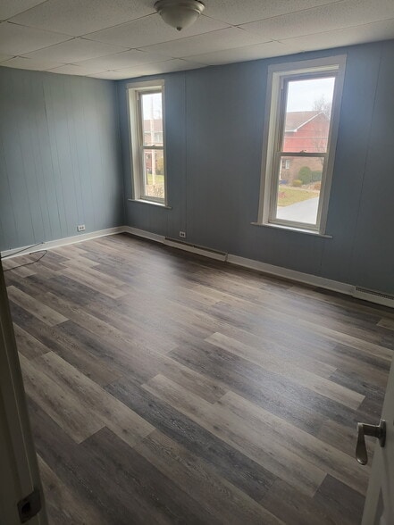 Building Photo - 108 1/2 E 2nd Ave