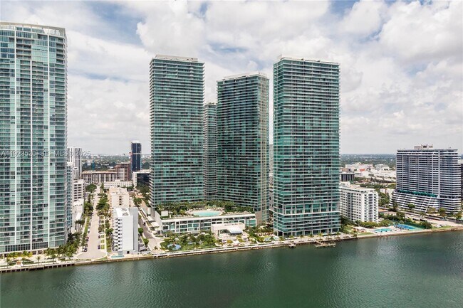 Building Photo - 501 NE 31st St