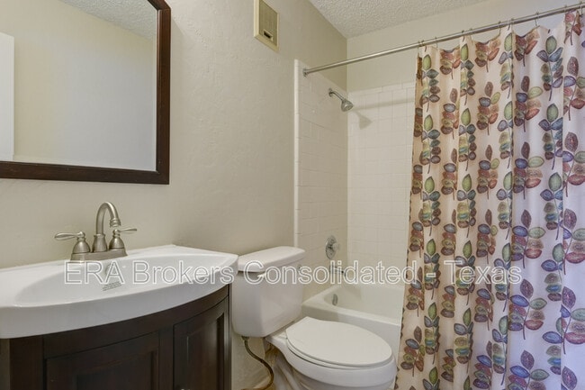 Building Photo - 4119 Castlewood