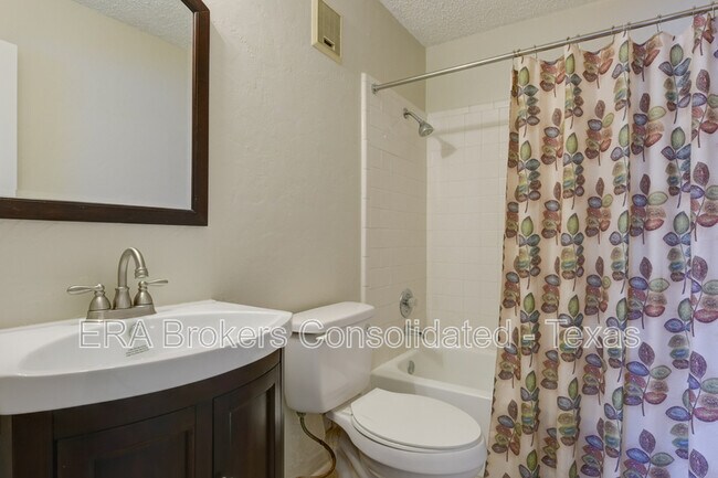 Building Photo - 4119 Medical Dr