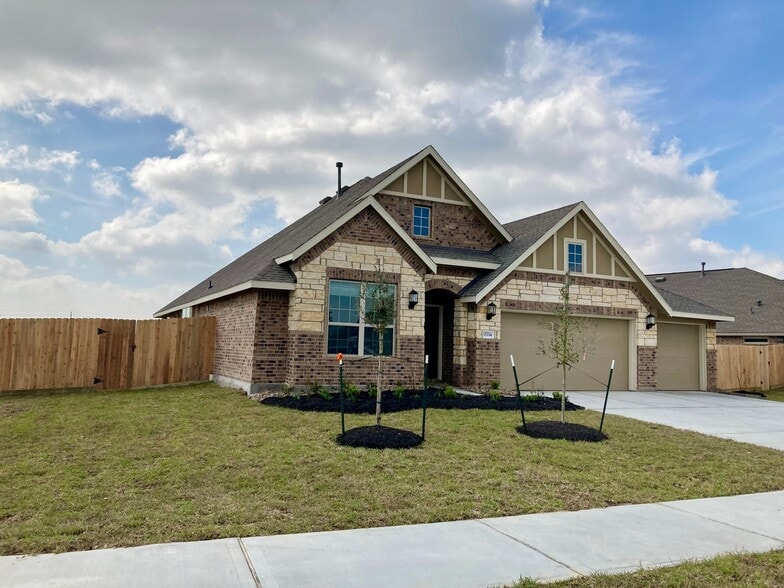 Building Photo - 15334 Lake Front Dr