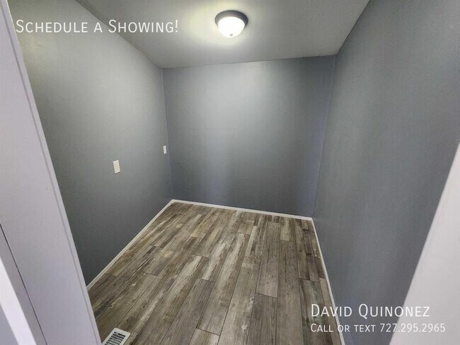 Building Photo - 4614 E Old Trail Rd
