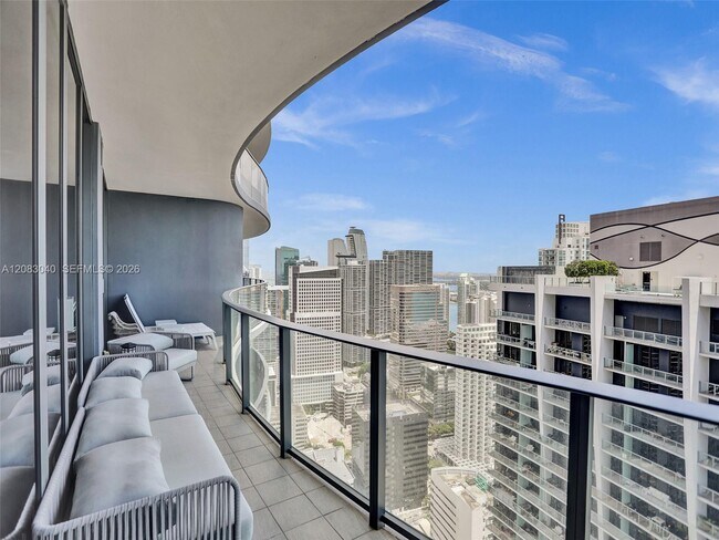 Building Photo - 1000 Brickell Plaza
