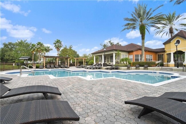 Building Photo - Beautiful 1/1 Condo x Rent @ The Crest at Waterford Lakes Close to UCF and Valencia College !!!