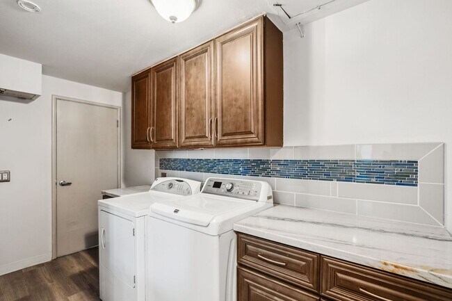 Building Photo - 1618 Fernside Blvd