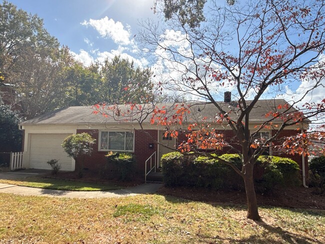 Primary Photo - Ranch Home in the Oakhurst Community