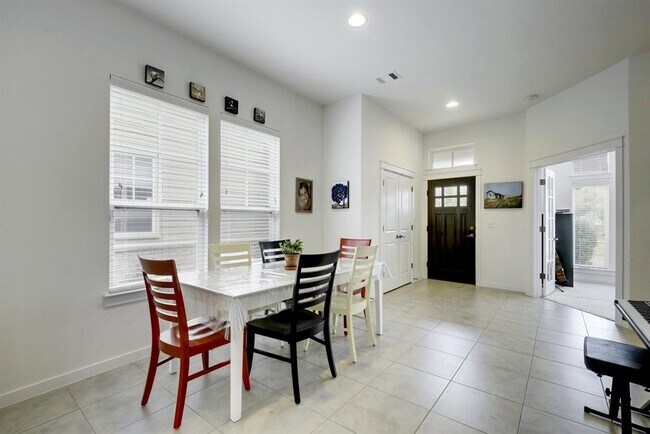 Building Photo - 4136 Berkman Dr
