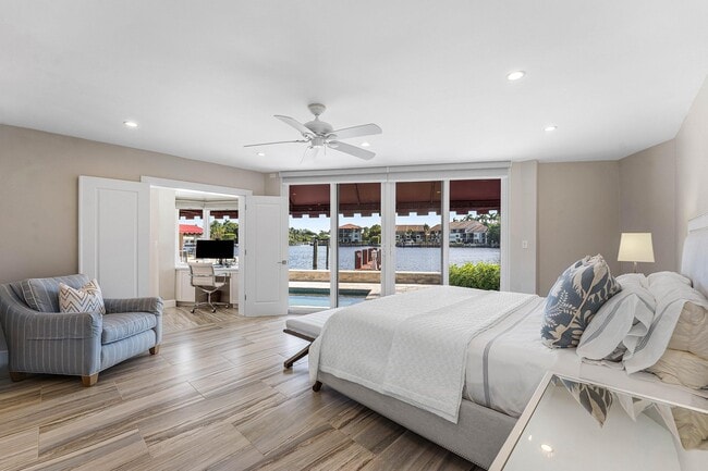 Building Photo - 811 Palm Trail