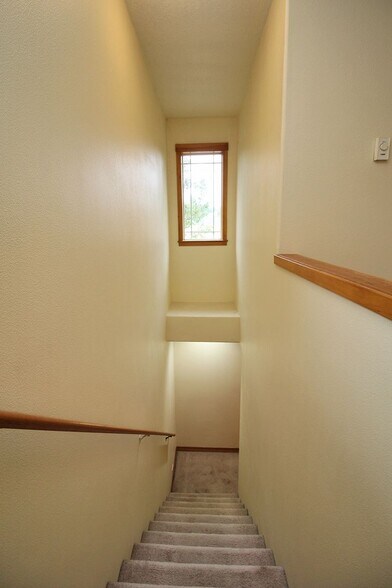 Building Photo - 5612 SE 22nd Ave