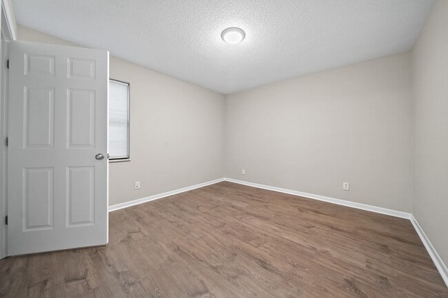Building Photo - 12827 Chapman Hwy