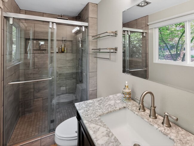 Building Photo - Fully Remodeled Single-Level in Four Seasons — Central A/C, Dual-Pane Windows, Engineered Hardwoo...