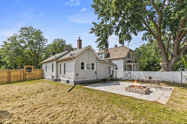 Building Photo - 95 Front Ave