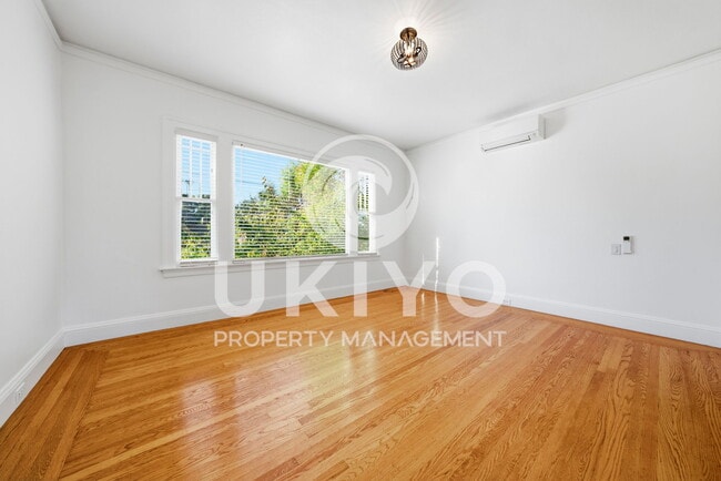 Building Photo - 860 Portal Ave