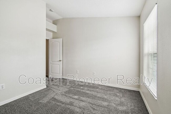 Building Photo - 6723 Lake Camden Way