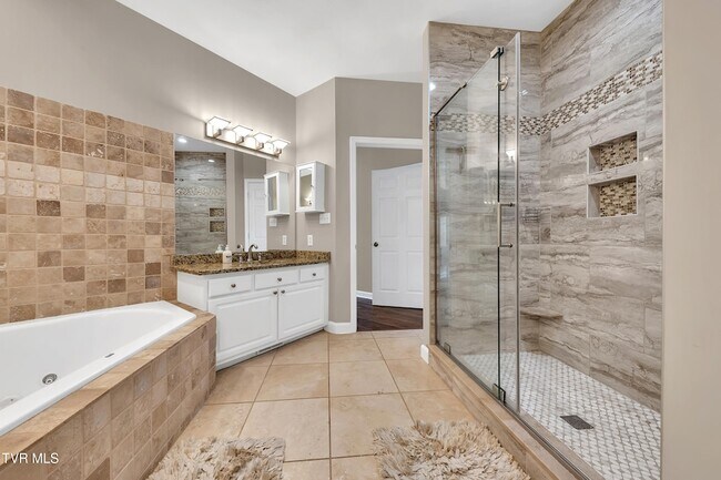 Building Photo - 109 Emerald Chase Cir