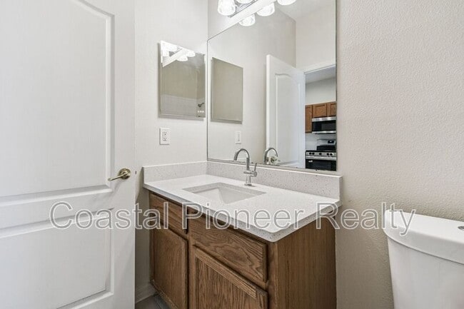 Building Photo - 6723 Lake Camden Way