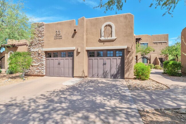 Building Photo - Beautiful 2-Bedroom Condo in Prime Scottsd...