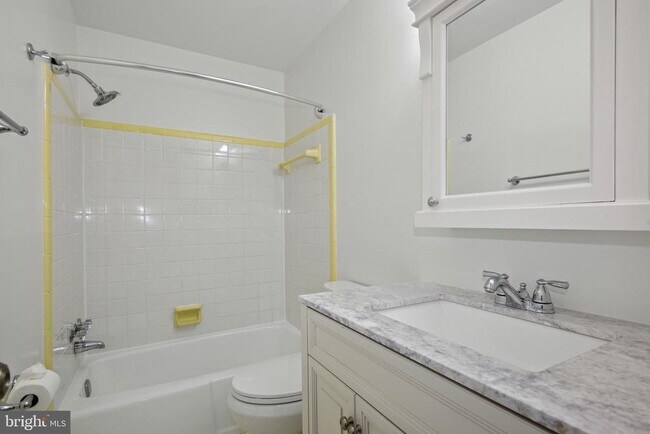 Building Photo - 6815 Melrose Dr