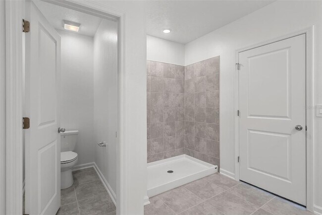 Building Photo - 4980 Worchester Dr